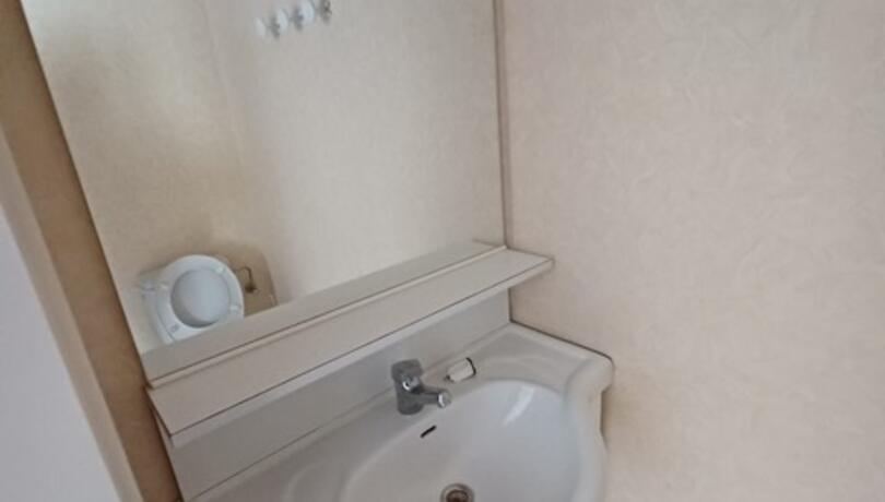 studio terrasse RDC toilettes
